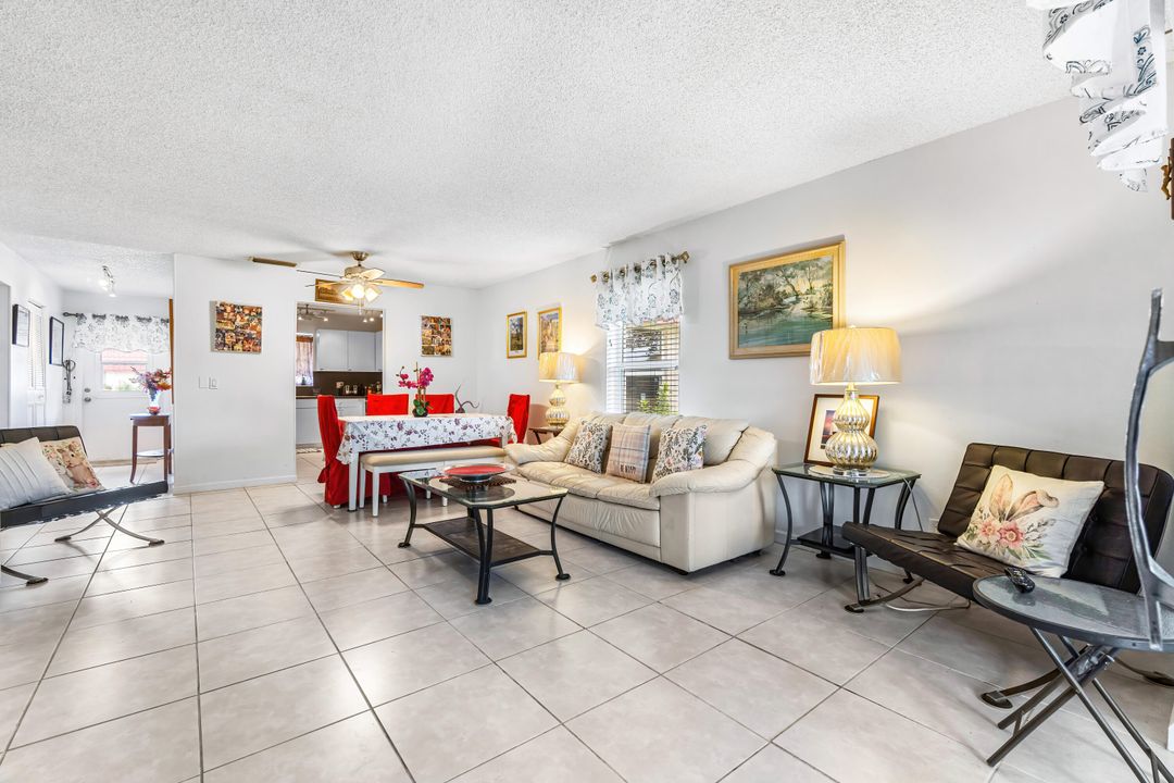 For Sale: $214,000 (2 beds, 2 baths, 1088 Square Feet)