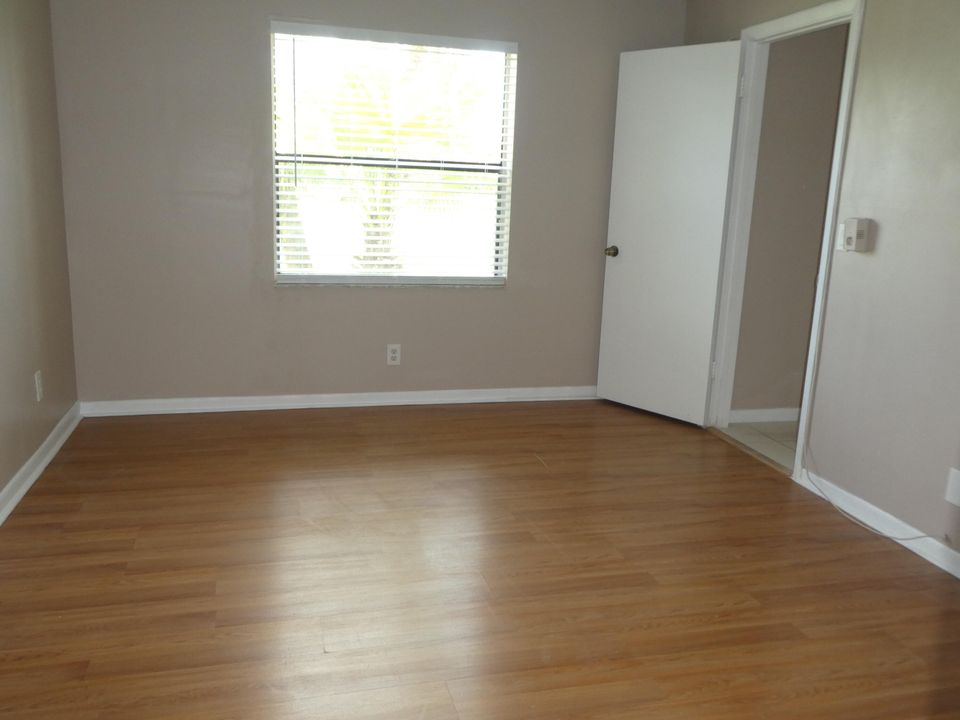 For Rent: $2,000 (2 beds, 2 baths, 790 Square Feet)