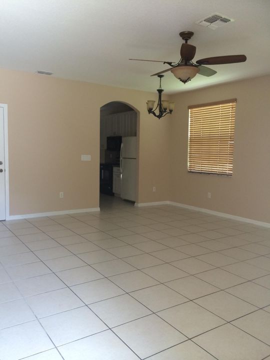 For Rent: $2,100 (3 beds, 2 baths, 1350 Square Feet)