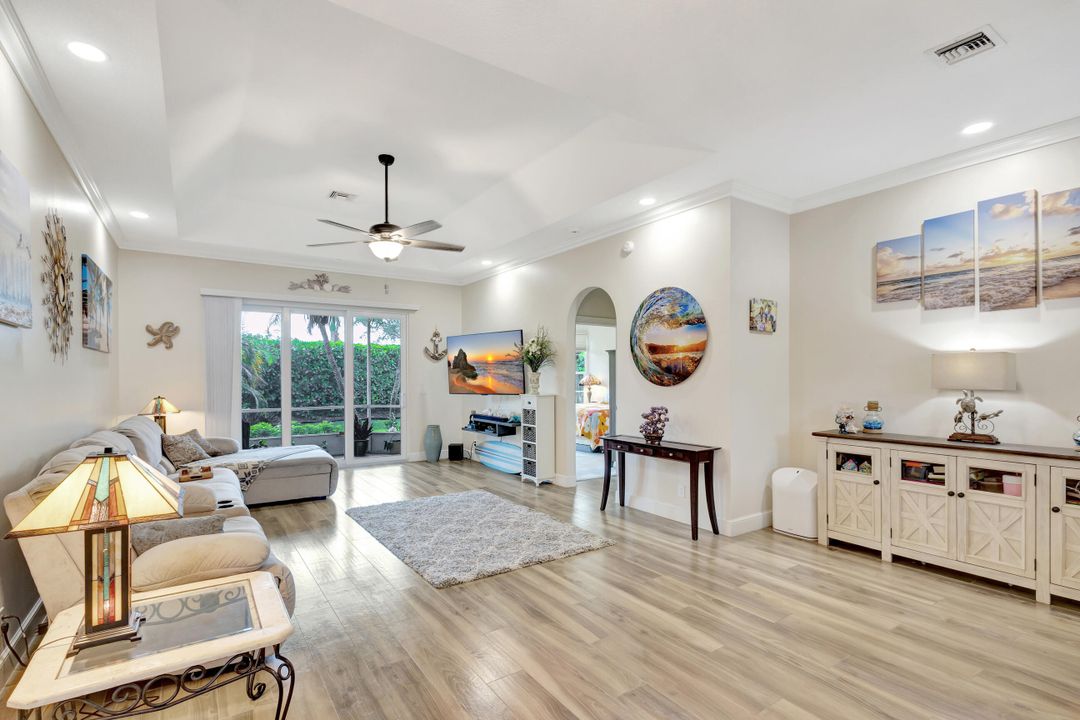 Active With Contract: $660,000 (3 beds, 2 baths, 1709 Square Feet)