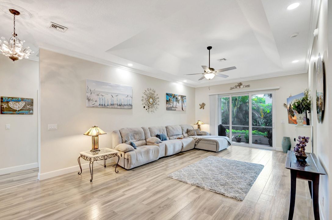 Active With Contract: $660,000 (3 beds, 2 baths, 1709 Square Feet)