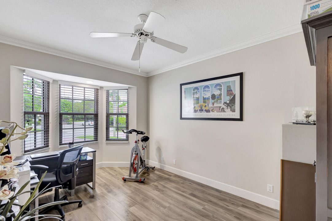 Active With Contract: $660,000 (3 beds, 2 baths, 1709 Square Feet)