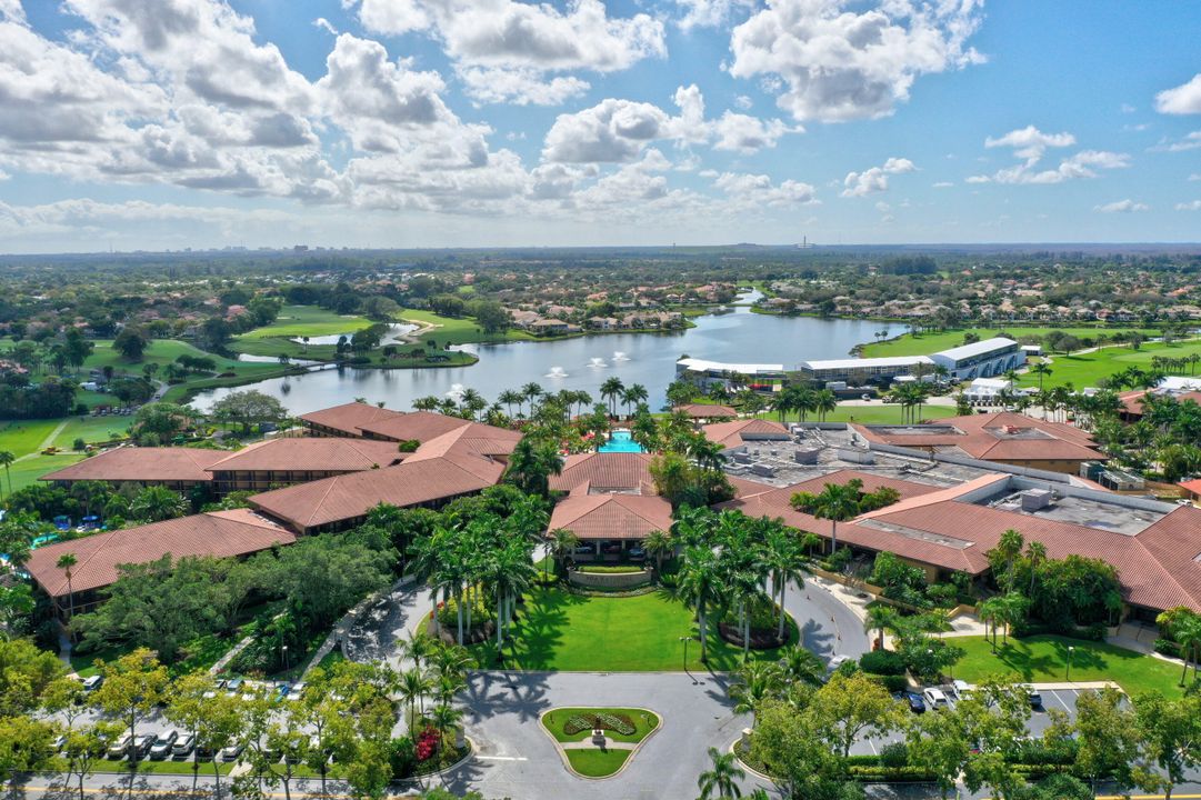 Active With Contract: $660,000 (3 beds, 2 baths, 1709 Square Feet)