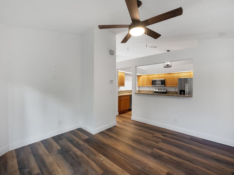 For Sale: $589,900 (2 beds, 2 baths, 1282 Square Feet)