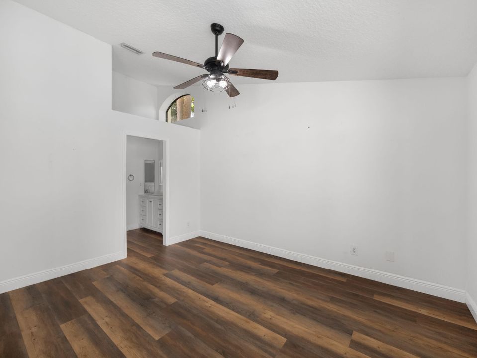 For Sale: $589,900 (2 beds, 2 baths, 1282 Square Feet)
