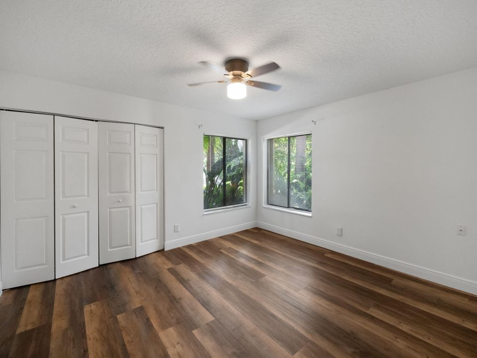 For Sale: $589,900 (2 beds, 2 baths, 1282 Square Feet)