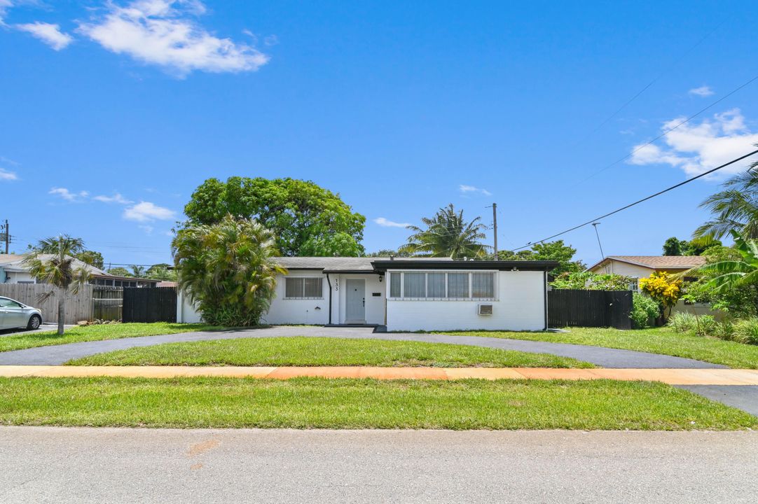 For Sale: $525,000 (4 beds, 2 baths, 1665 Square Feet)