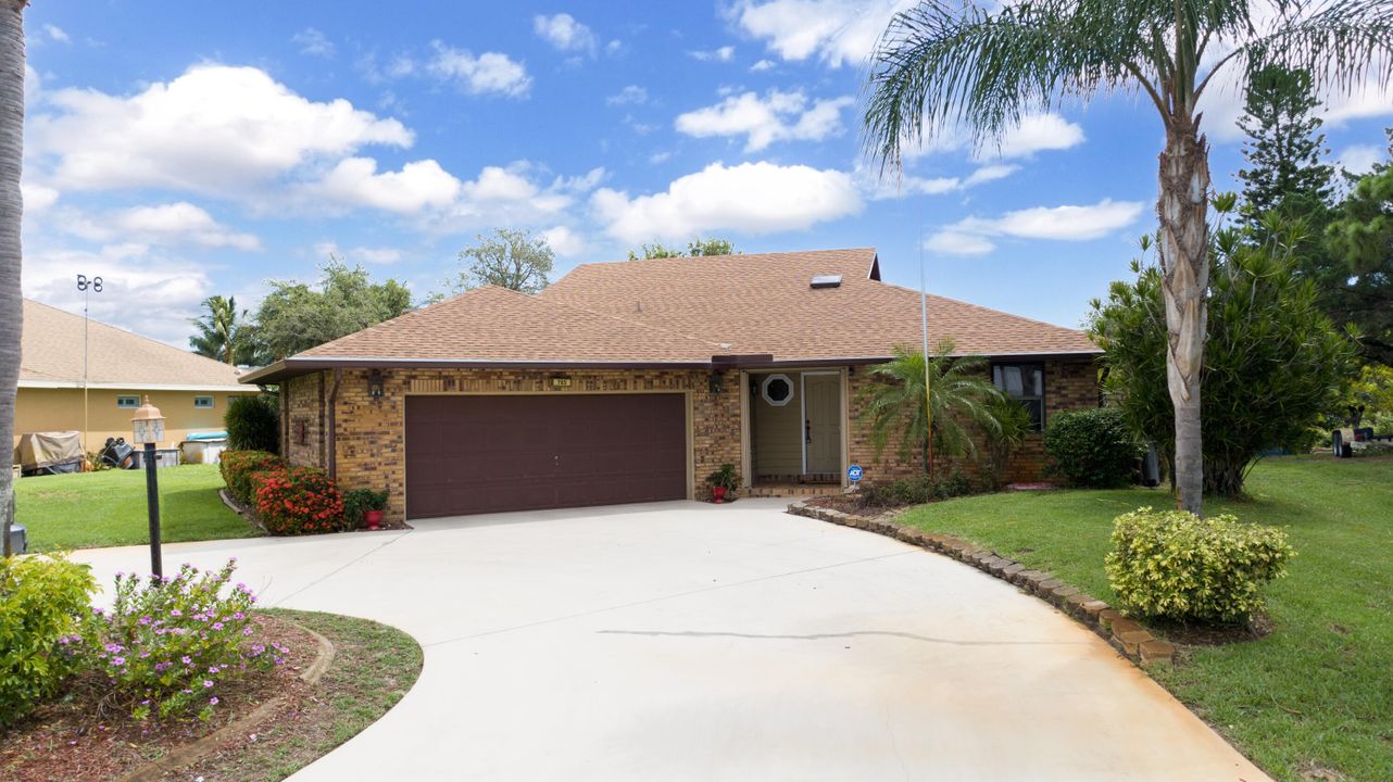Active With Contract: $649,990 (3 beds, 3 baths, 2083 Square Feet)