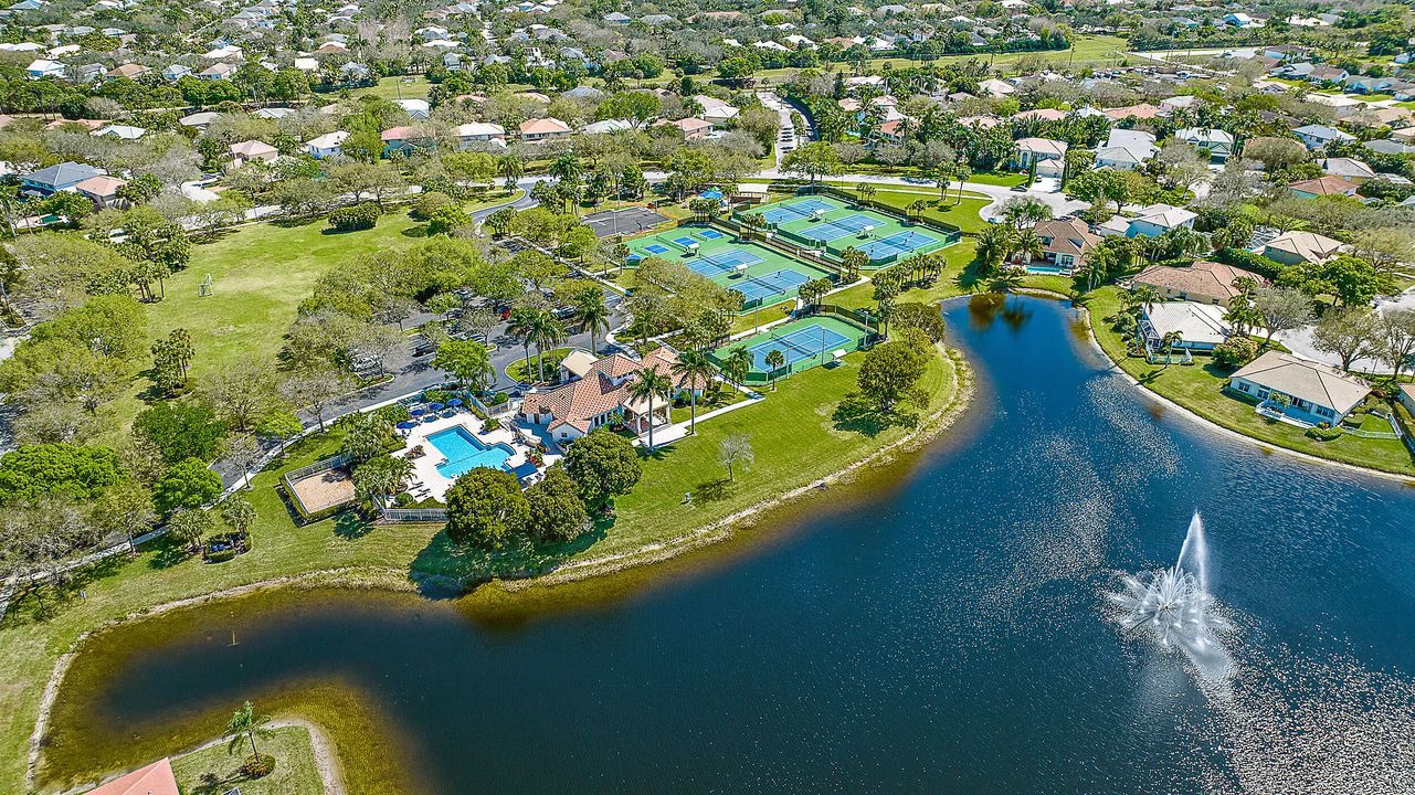 For Sale: $1,400,000 (5 beds, 3 baths, 3624 Square Feet)