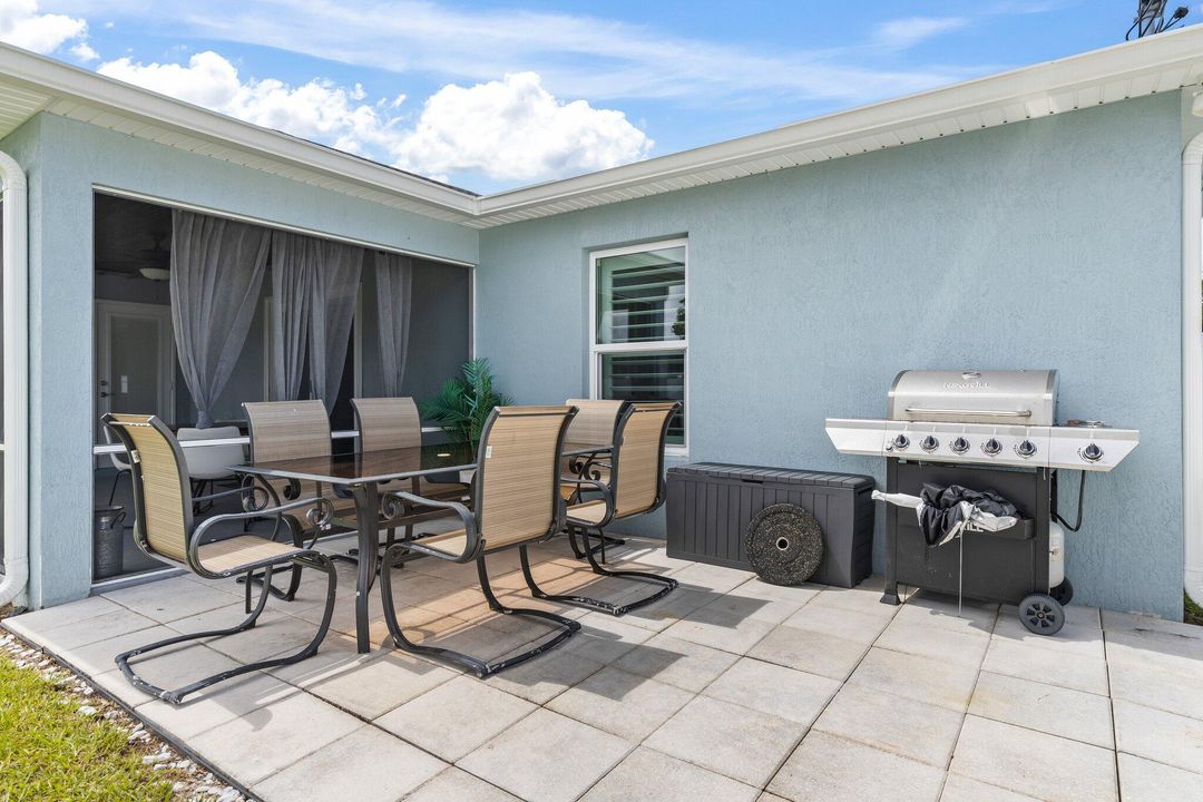 For Sale: $475,000 (4 beds, 2 baths, 1796 Square Feet)