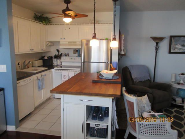 For Rent: $1,500 (1 beds, 1 baths, 702 Square Feet)