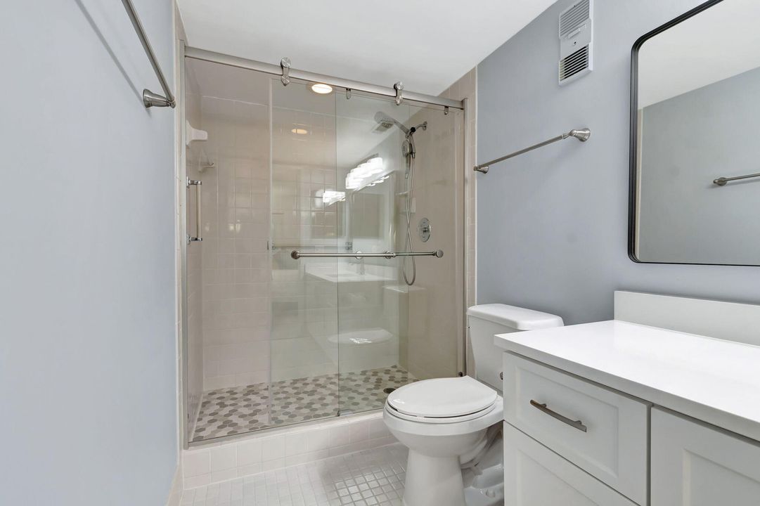 For Sale: $279,000 (2 beds, 2 baths, 1220 Square Feet)