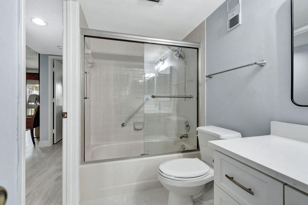 For Sale: $279,000 (2 beds, 2 baths, 1220 Square Feet)