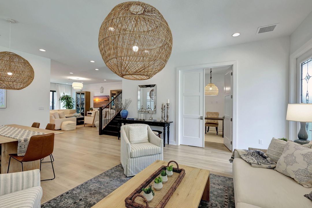 For Sale: $1,999,000 (5 beds, 4 baths, 3996 Square Feet)