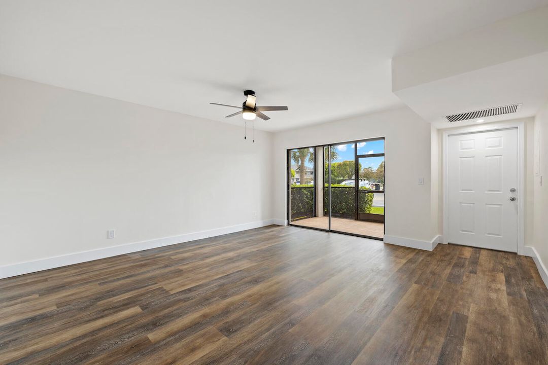 For Sale: $269,000 (3 beds, 2 baths, 1264 Square Feet)