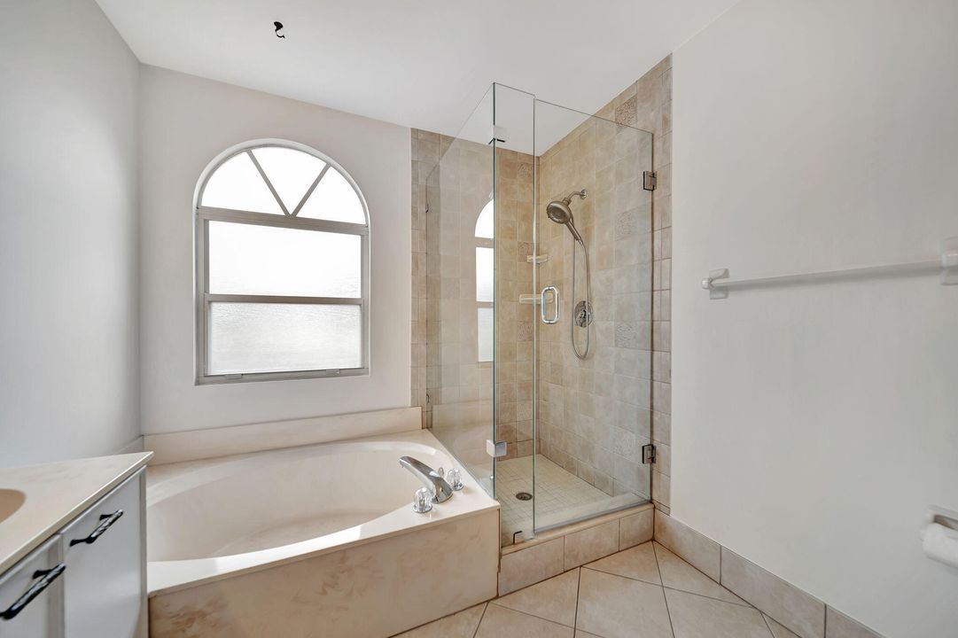 For Sale: $695,000 (4 beds, 2 baths, 1941 Square Feet)