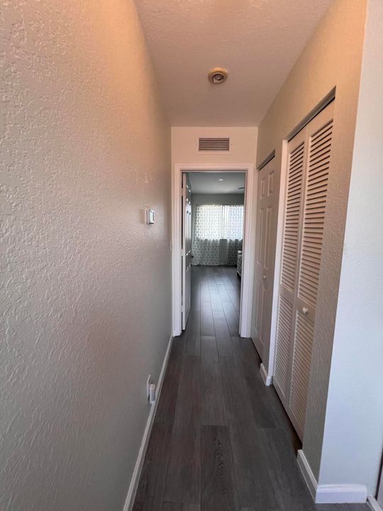 For Rent: $2,950 (2 beds, 2 baths, 1297 Square Feet)