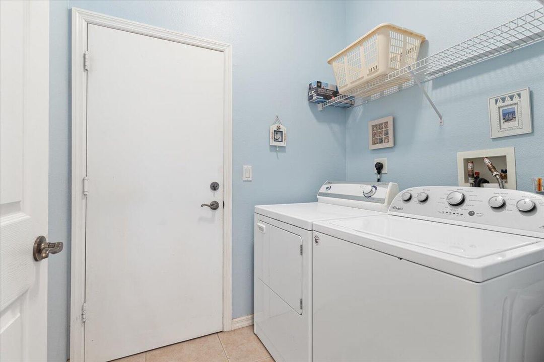 For Sale: $335,500 (2 beds, 2 baths, 1482 Square Feet)