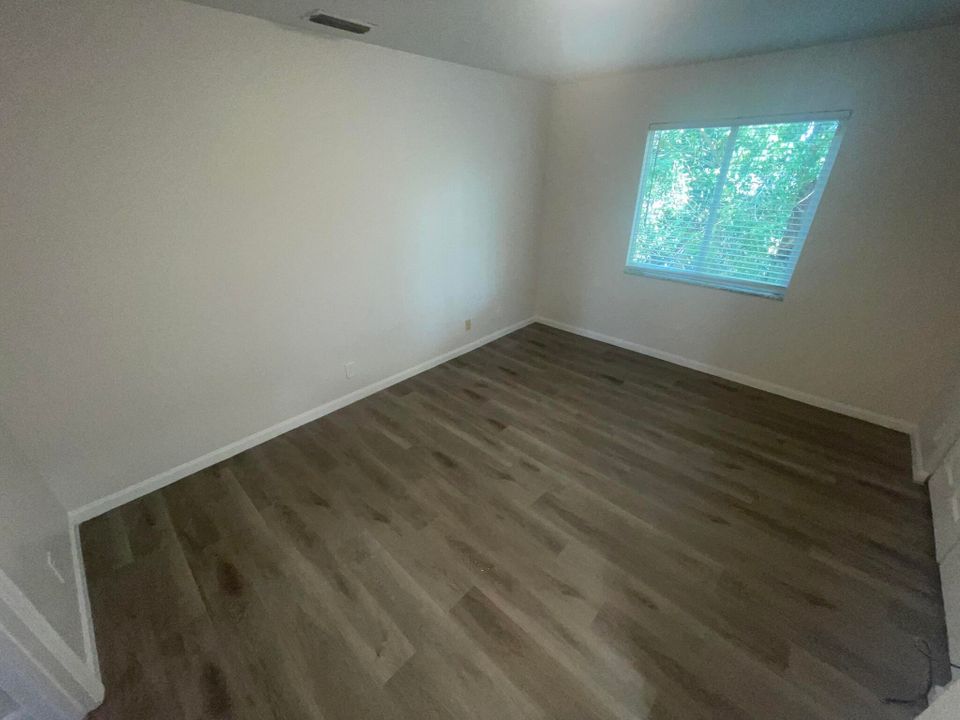 For Rent: $2,200 (2 beds, 2 baths, 1104 Square Feet)