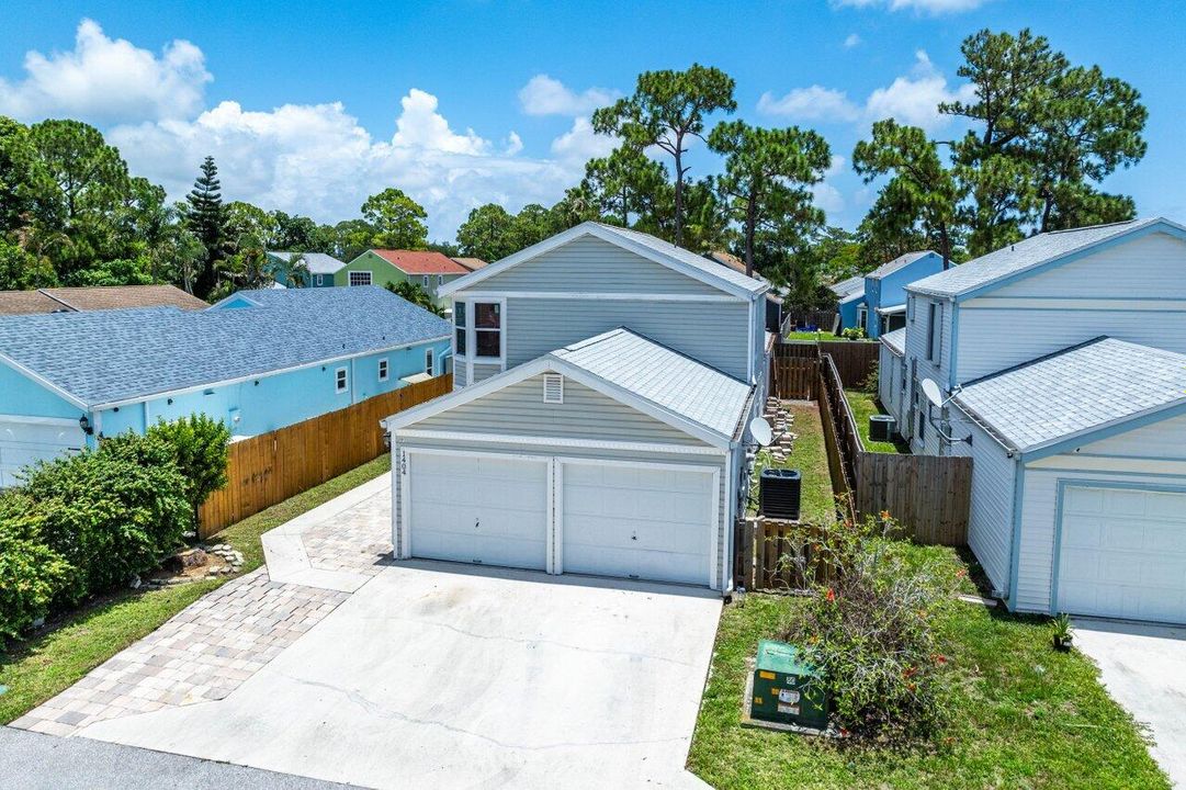 For Sale: $530,000 (3 beds, 2 baths, 2089 Square Feet)