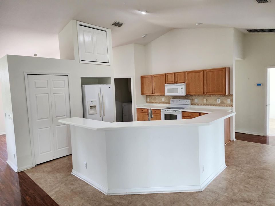 Active With Contract: $439,900 (4 beds, 2 baths, 2236 Square Feet)