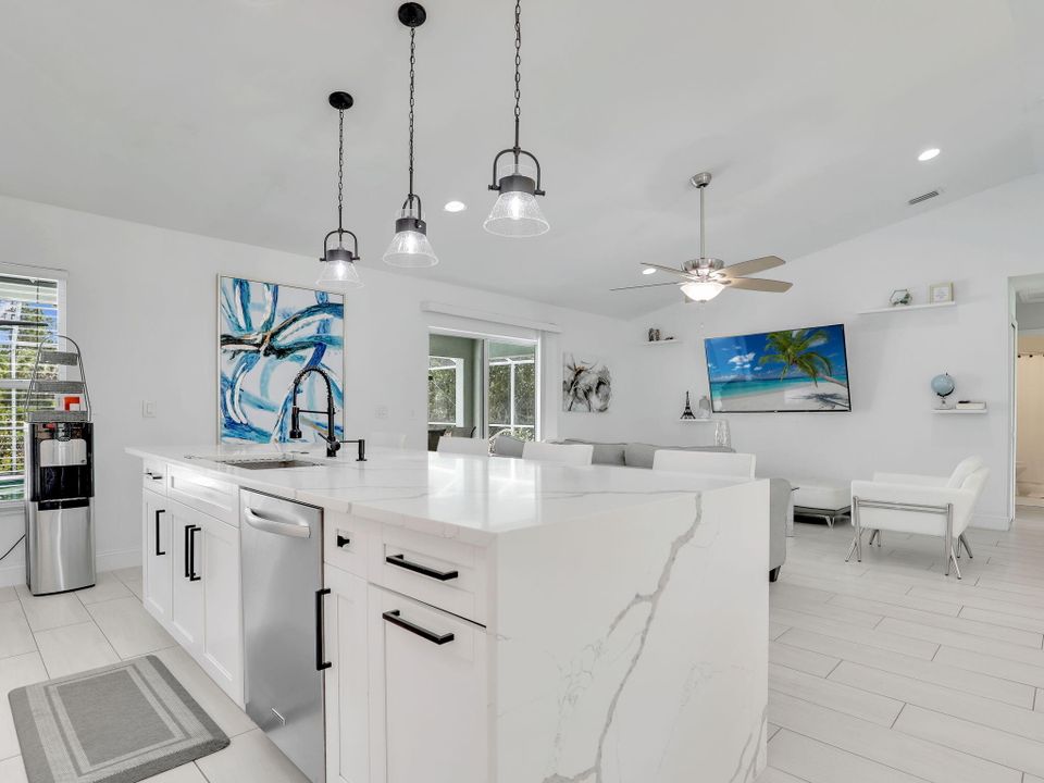 For Sale: $729,900 (4 beds, 2 baths, 1794 Square Feet)