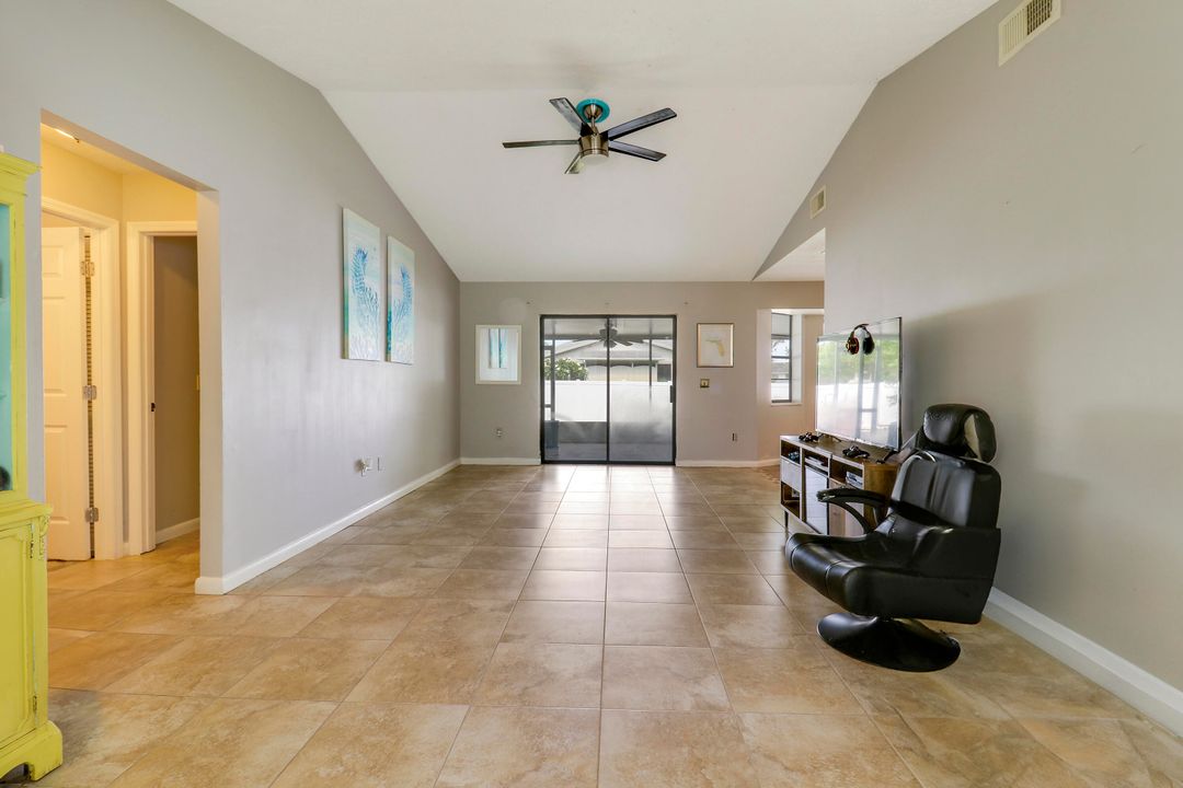 Active With Contract: $364,000 (3 beds, 2 baths, 1544 Square Feet)