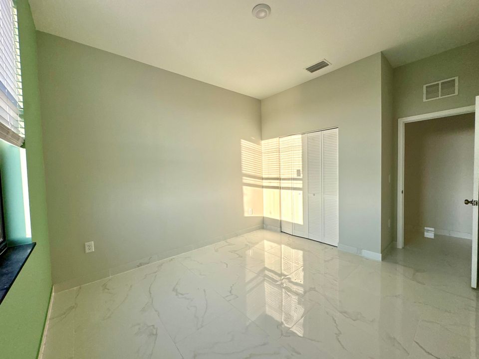 For Sale: $409,000 (2 beds, 2 baths, 1597 Square Feet)