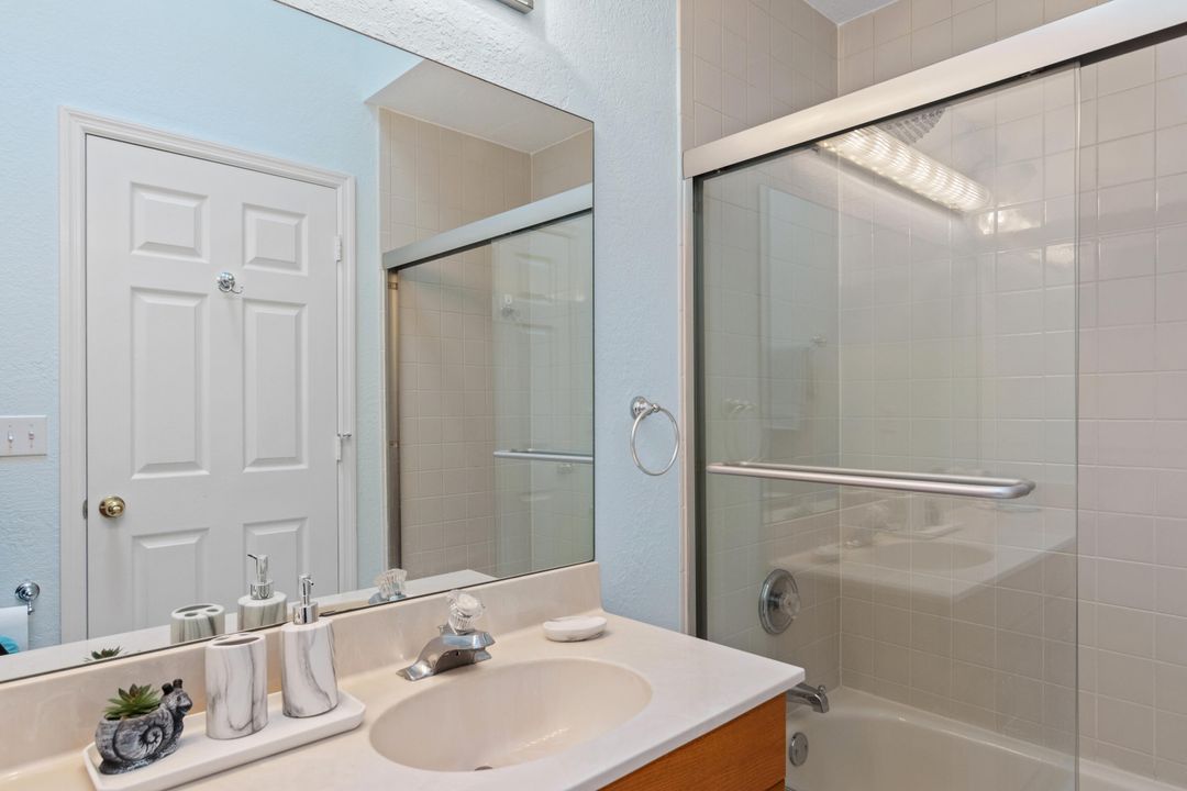 For Sale: $349,900 (2 beds, 2 baths, 1665 Square Feet)