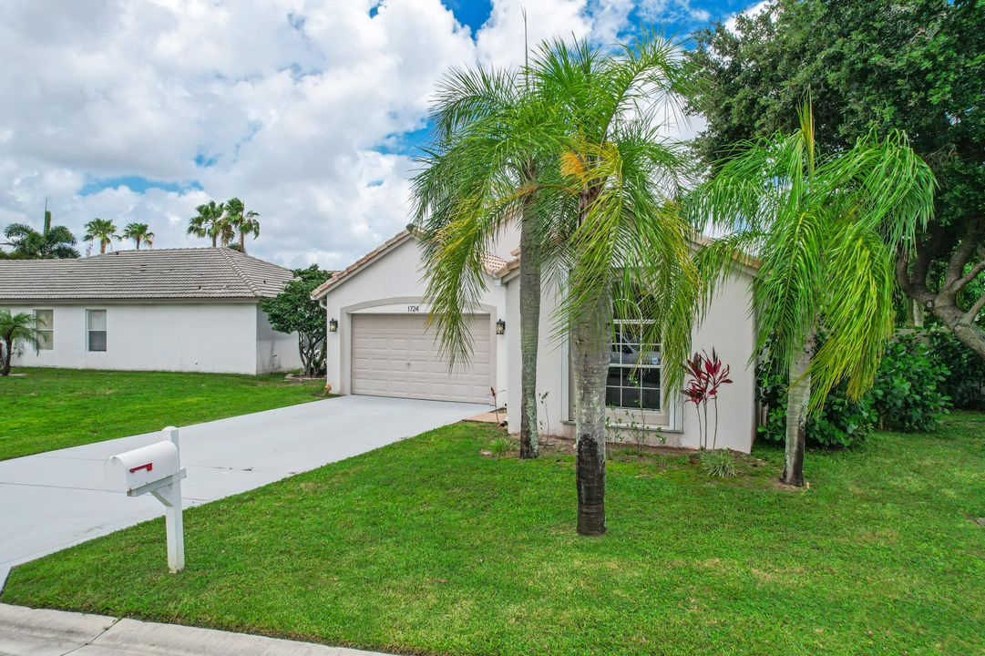 For Sale: $575,000 (3 beds, 2 baths, 1662 Square Feet)