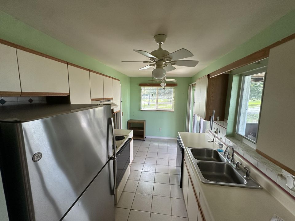 For Sale: $460,000 (3 beds, 2 baths, 1265 Square Feet)