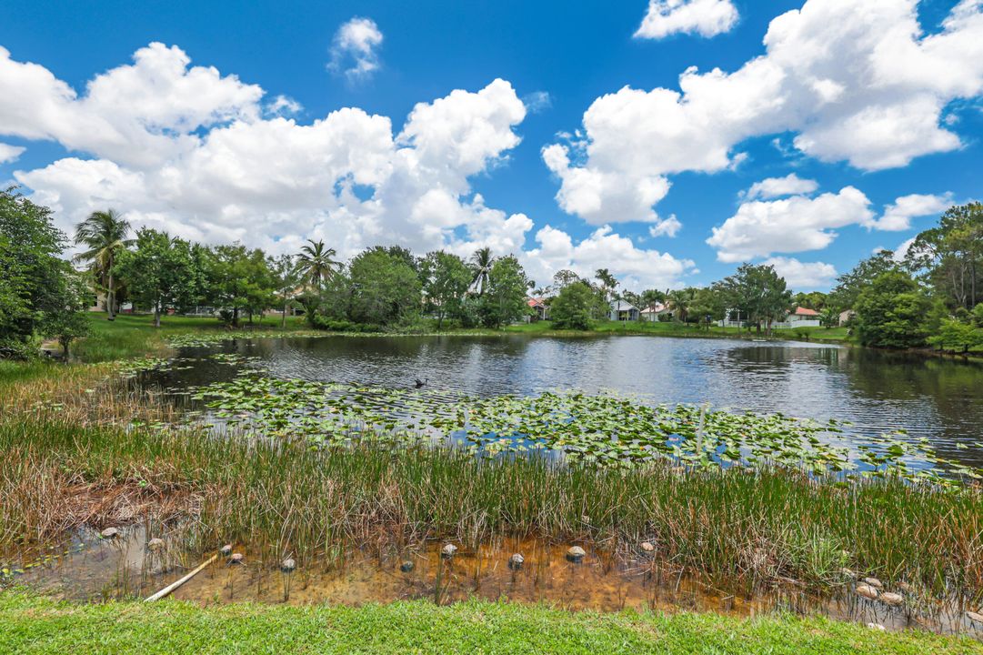 For Sale: $575,000 (3 beds, 2 baths, 1662 Square Feet)