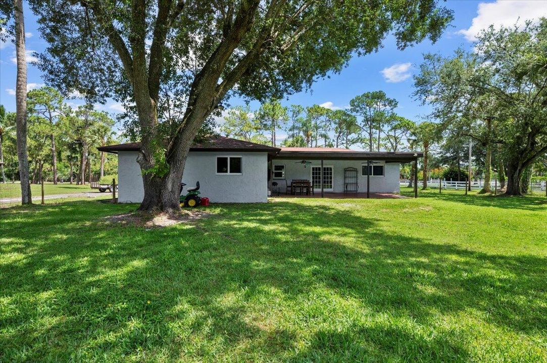 For Sale: $639,000 (3 beds, 2 baths, 1798 Square Feet)