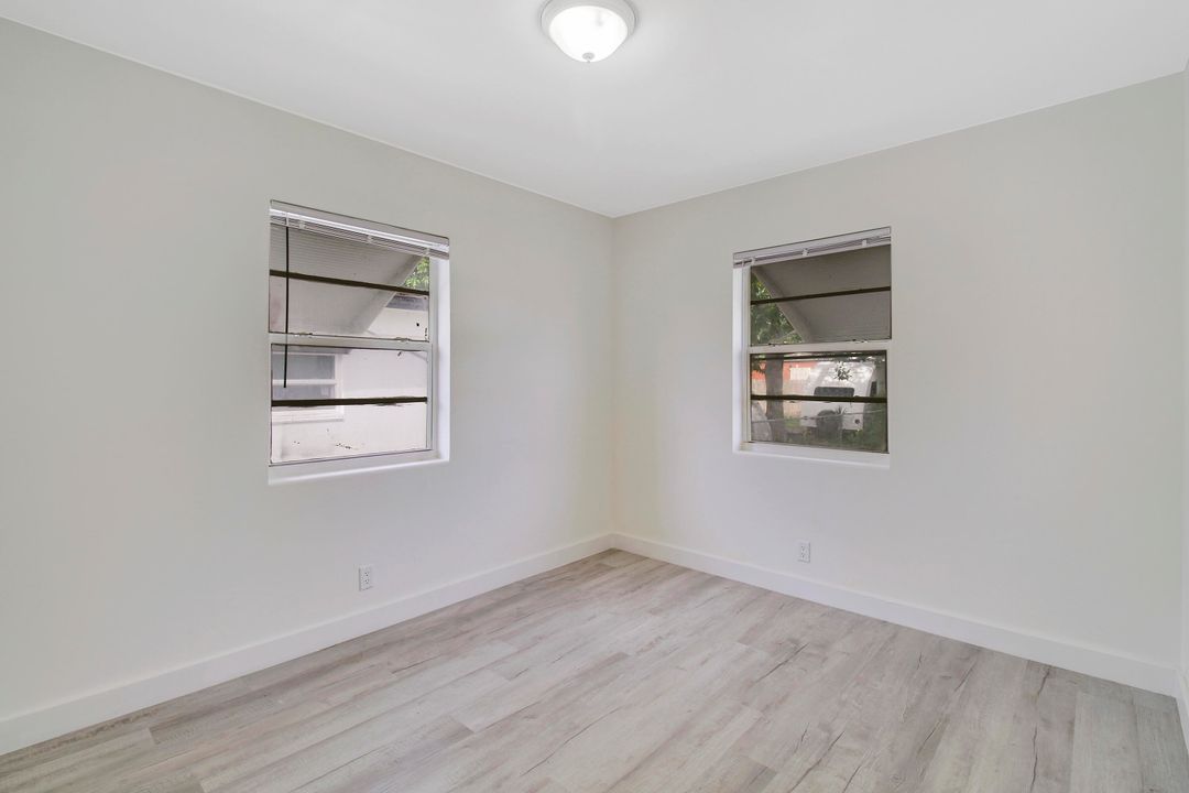 For Sale: $415,000 (3 beds, 1 baths, 1175 Square Feet)