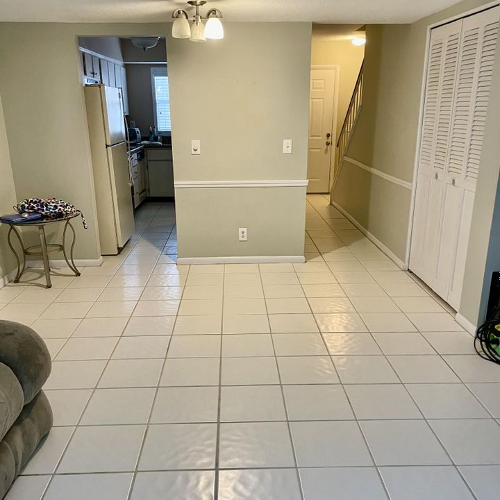 For Sale: $280,000 (2 beds, 1 baths, 1024 Square Feet)