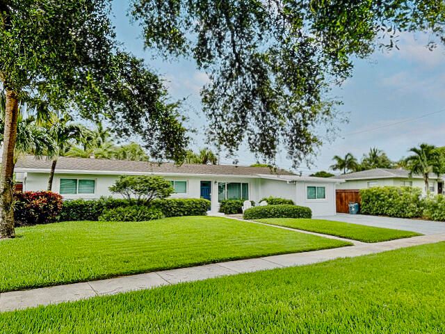 For Sale: $799,900 (3 beds, 2 baths, 1820 Square Feet)