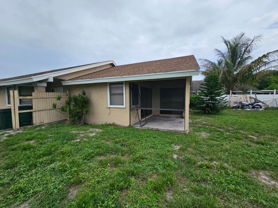 Active With Contract: $459,000 (3 beds, 2 baths, 1702 Square Feet)