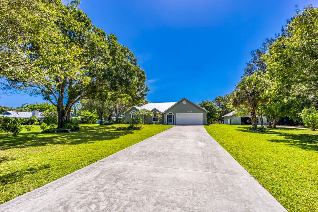 Active With Contract: $584,900 (3 beds, 2 baths, 1988 Square Feet)