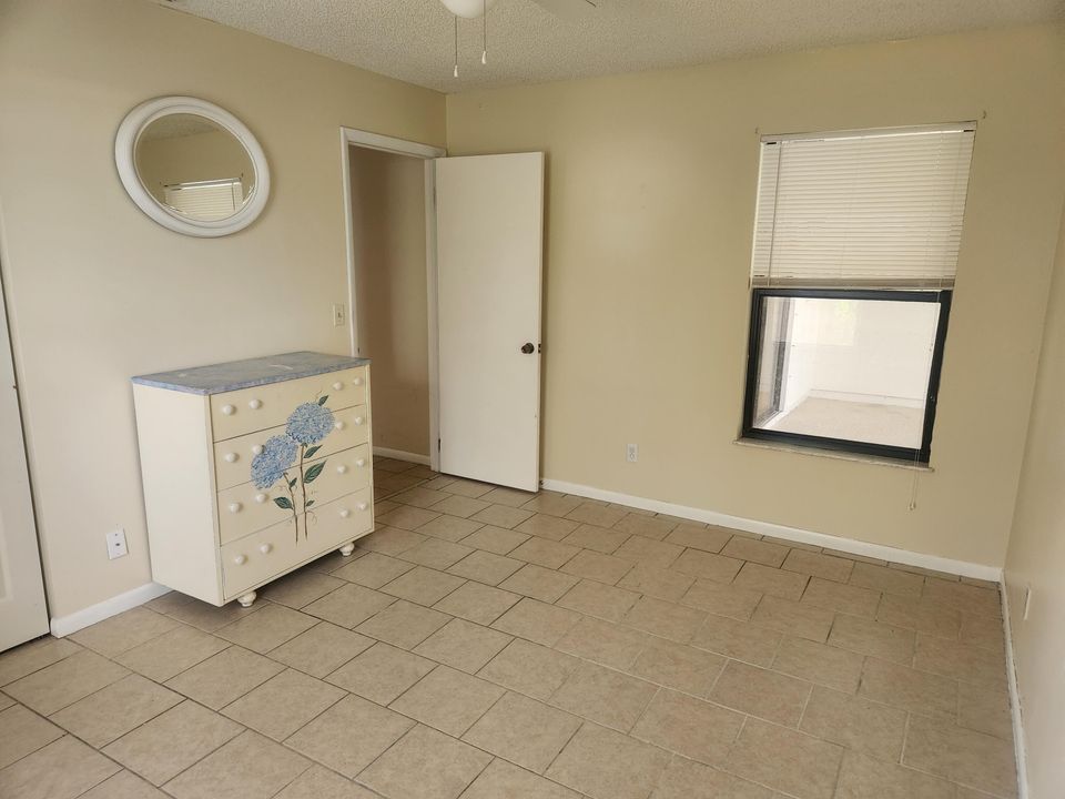 For Sale: $368,800 (3 beds, 2 baths, 1556 Square Feet)