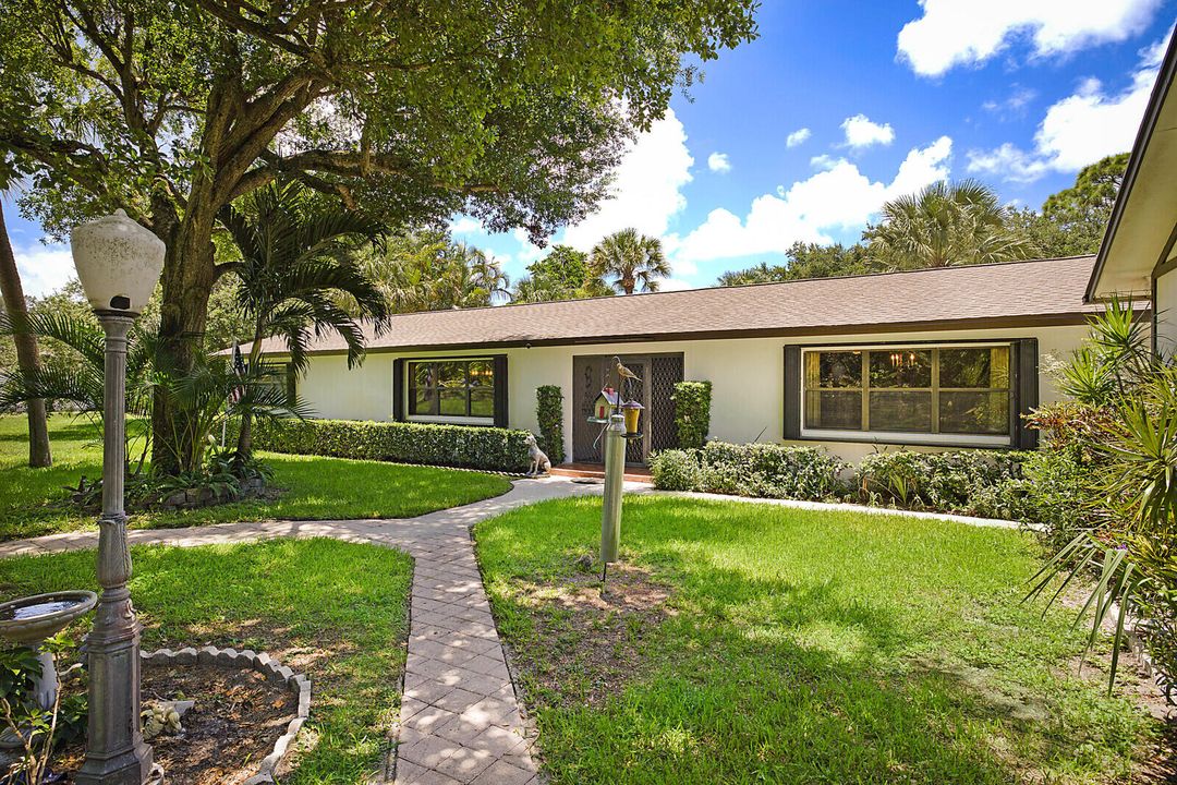 For Sale: $1,990,000 (3 beds, 2 baths, 1824 Square Feet)