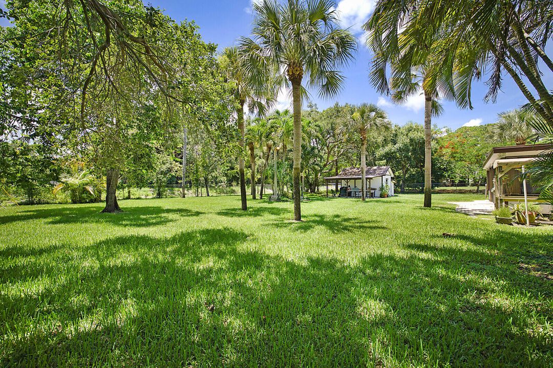 For Sale: $1,990,000 (3 beds, 2 baths, 1824 Square Feet)