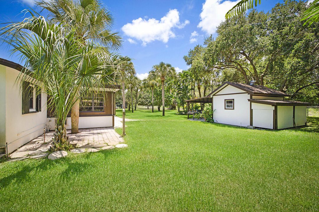 For Sale: $1,990,000 (3 beds, 2 baths, 1824 Square Feet)