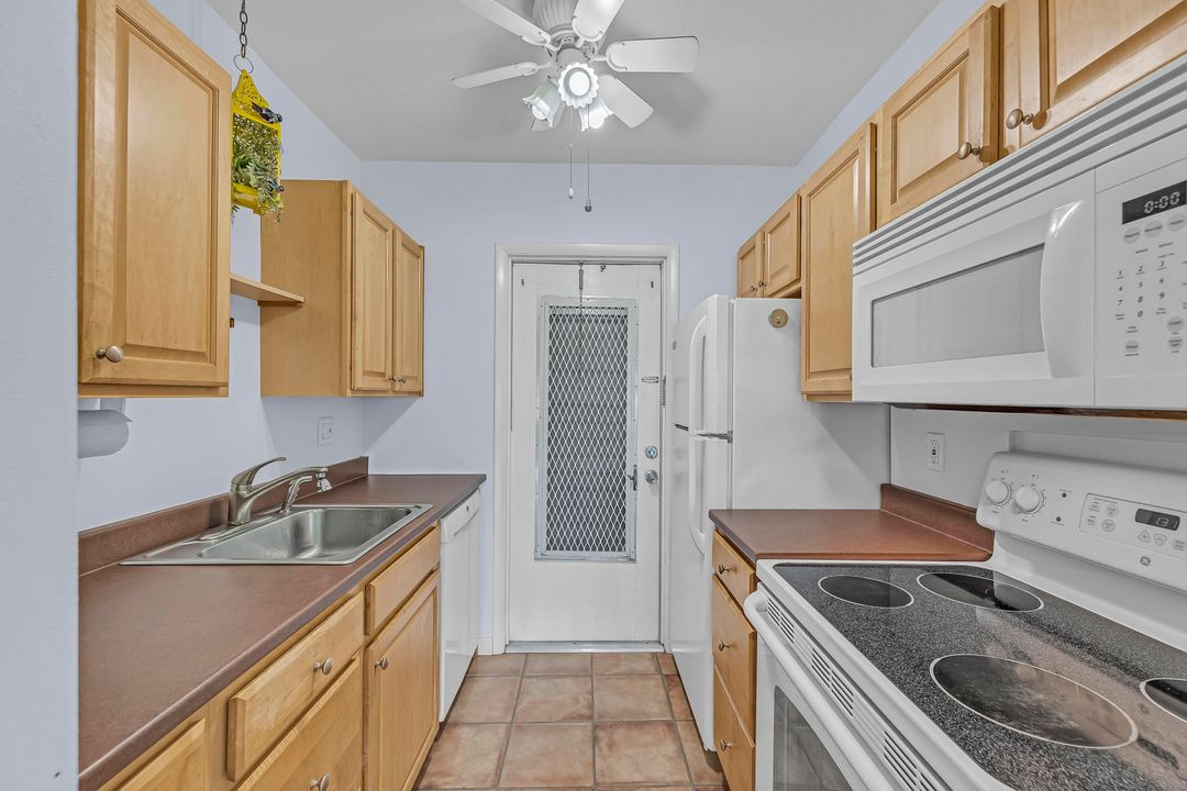 For Sale: $144,900 (2 beds, 1 baths, 750 Square Feet)