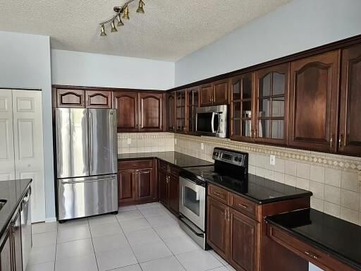 For Rent: $4,200 (4 beds, 3 baths, 2383 Square Feet)