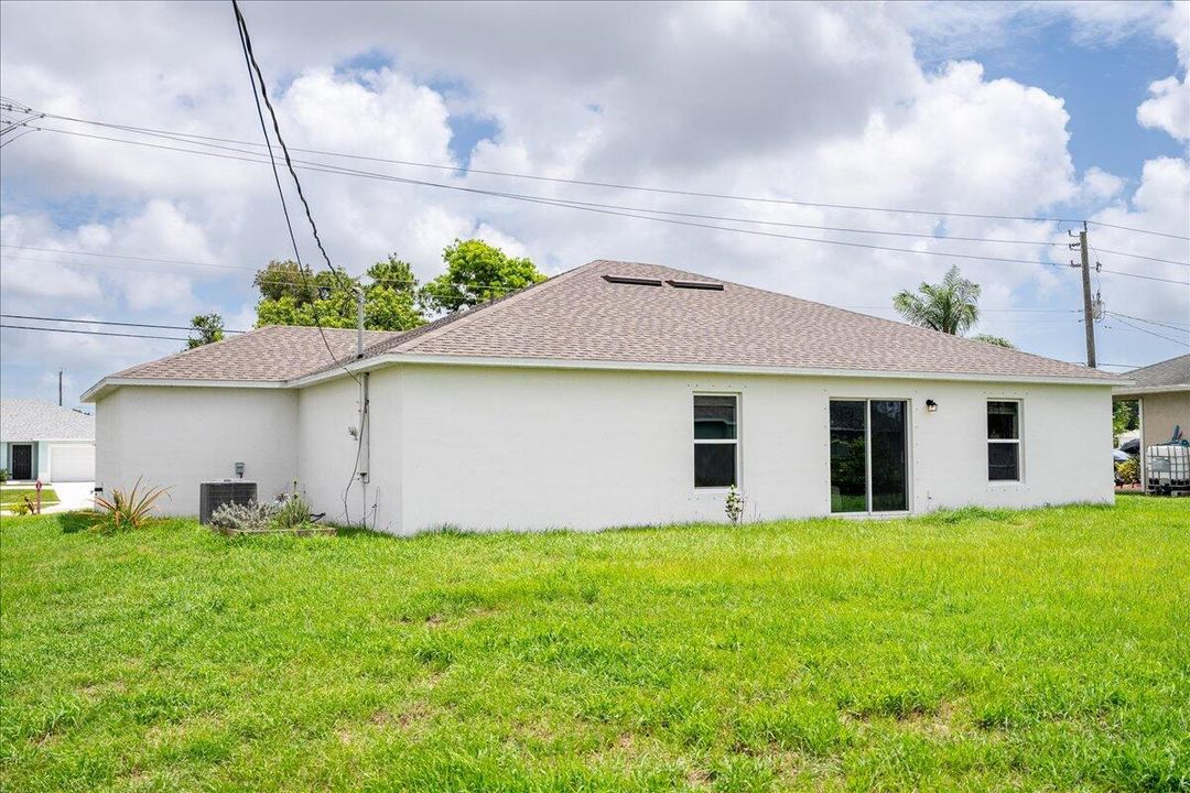 For Sale: $395,000 (3 beds, 2 baths, 1562 Square Feet)