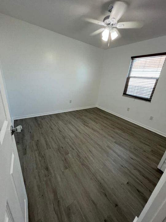 Active With Contract: $2,350 (3 beds, 2 baths, 1000 Square Feet)