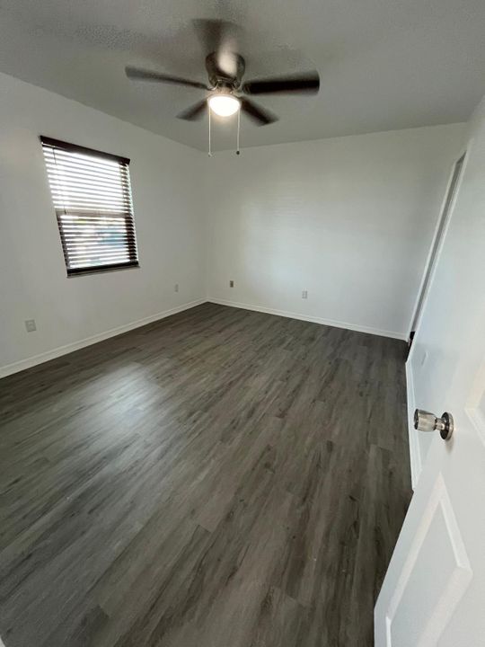 Active With Contract: $2,350 (3 beds, 2 baths, 1000 Square Feet)