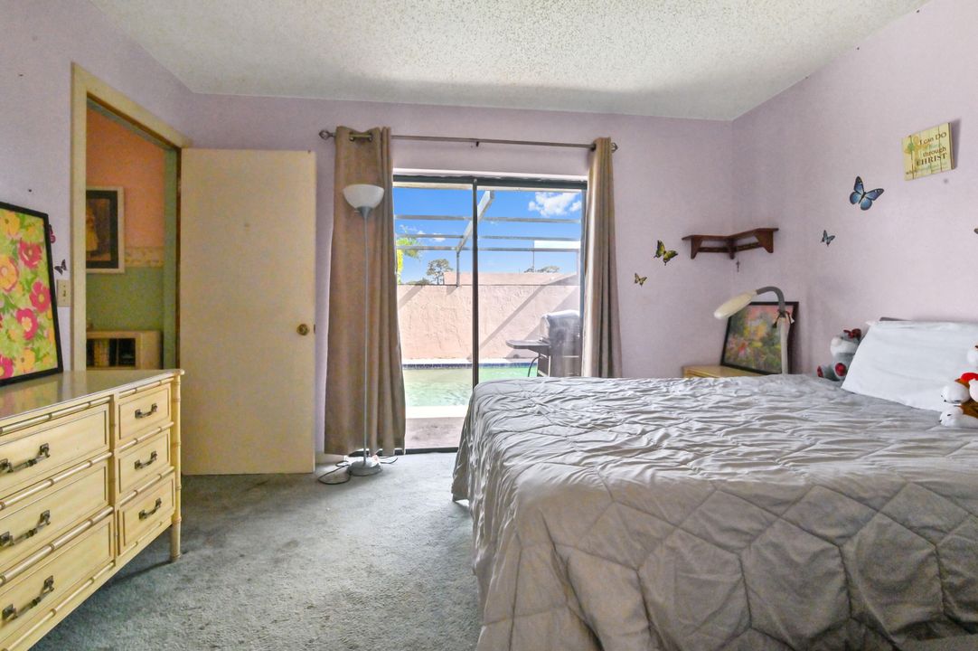 For Sale: $299,900 (2 beds, 2 baths, 1002 Square Feet)