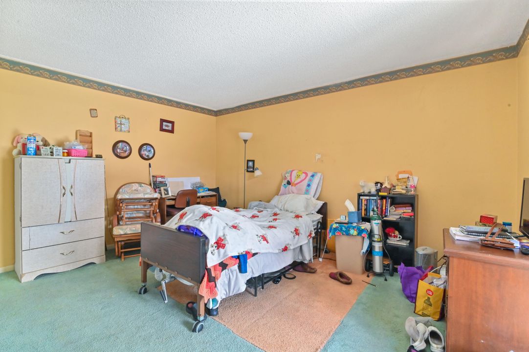 For Sale: $299,900 (2 beds, 2 baths, 1002 Square Feet)