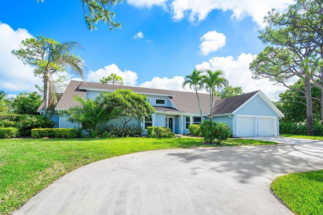 For Sale: $1,595,000 (4 beds, 3 baths, 2826 Square Feet)